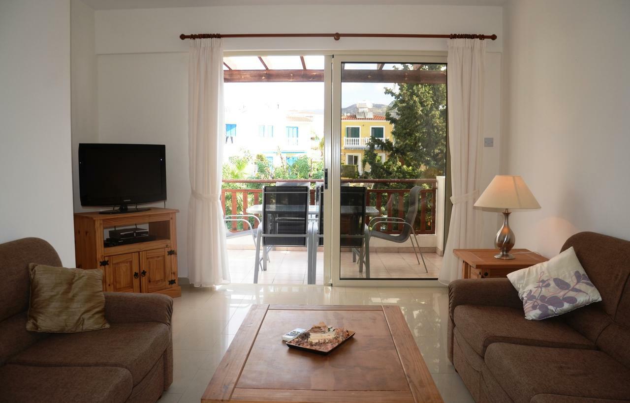 Top Floor, 2 Bedroom Apartment Vanessa D204, Free Wifi, Village View بييا الغرفة الصورة