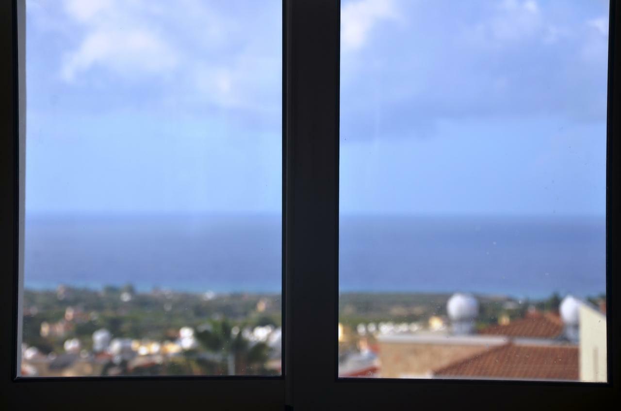 Top Floor, 2 Bedroom Apartment Vanessa D204, Free Wifi, Village View بييا الغرفة الصورة