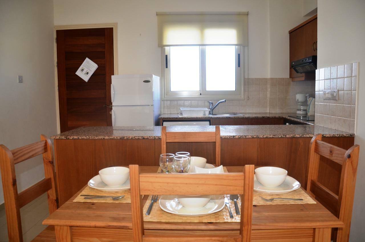 Top Floor, 2 Bedroom Apartment Vanessa D204, Free Wifi, Village View بييا الغرفة الصورة