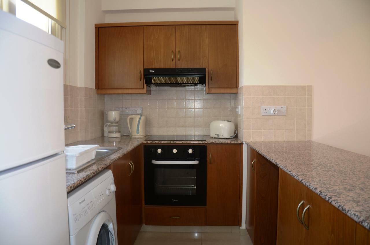Top Floor, 2 Bedroom Apartment Vanessa D204, Free Wifi, Village View بييا الغرفة الصورة