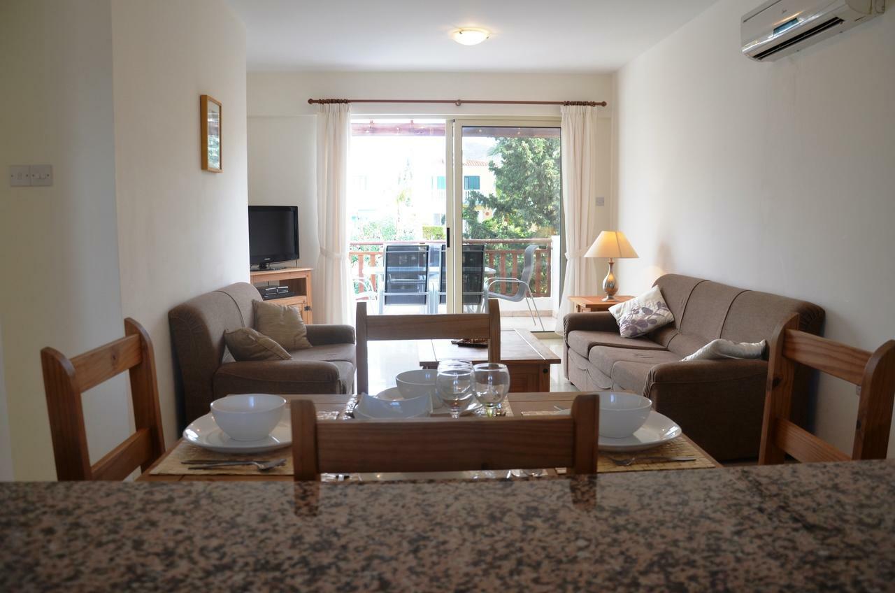 Top Floor, 2 Bedroom Apartment Vanessa D204, Free Wifi, Village View بييا الغرفة الصورة